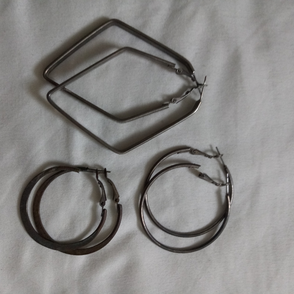 Set of 3 hoop earrings